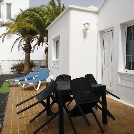 Mariano 140 * Playa Honda (Lanzarote)